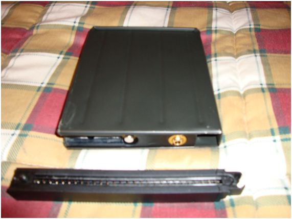 CM200_002.jpg